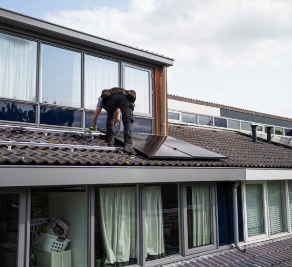 Het belang van professioneel dakdekken voor een veilige en duurzame woning
